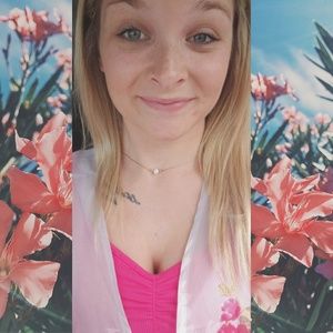 Meet your Posher, Shania